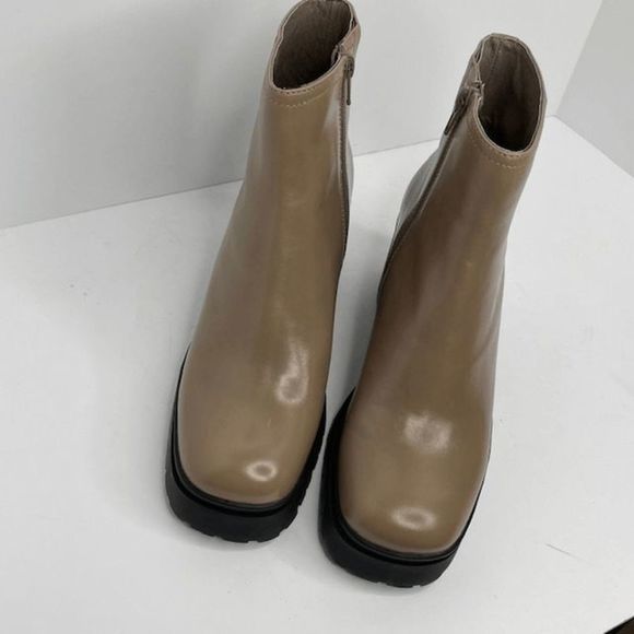 Jeffrey Campbell Putty Anemone Leather Lug Heel Boots - Picture 3 of 6